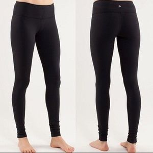 Black Lululemon Wunder Under Leggings